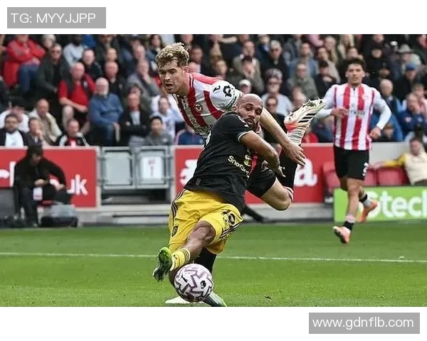 欧冠激战曼联逆转那不勒斯补时绝杀引发争议判罚全场沸腾