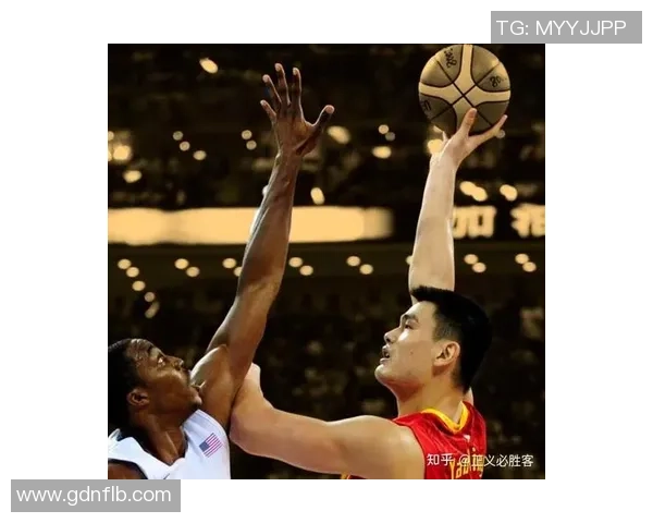 姚明与小球时代的碰撞：巨人如何应对快速篮球的挑战与变革