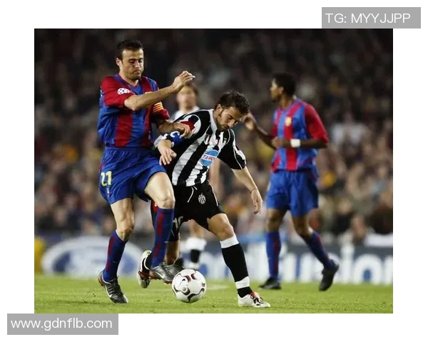 尤文图斯大胜巴萨六比二红牌事件引发全场热议分析