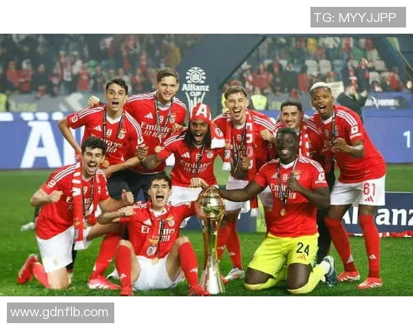 国王杯精彩对决本菲卡大胜巴黎圣日耳曼点球大战引发全场狂欢