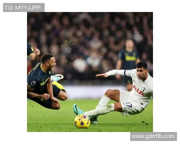 友谊赛激情四溢里昂逆转热刺红牌事件引发全场热议 友谊赛激情四溢里昂逆转热刺红牌事件引发全场热议