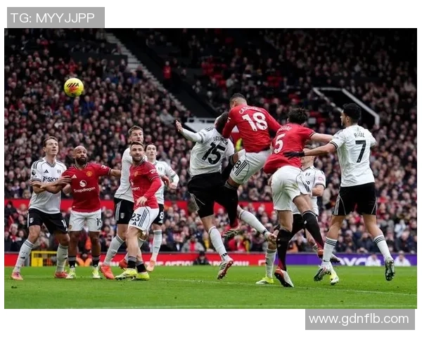 意甲激战曼联逆转多特蒙德补时进球引发争议判罚全场沸腾 意甲激战曼联逆转多特蒙德补时进球引发争议判罚全场沸腾