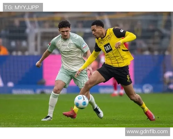 意甲激战曼联大胜多特蒙德点球大战瞬间点燃全场激情 意甲激战曼联大胜多特蒙德点球大战瞬间点燃全场激情