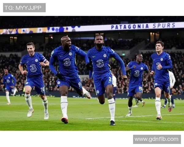 足总杯精彩对决切尔西大胜拜仁红牌事件引发全场热议