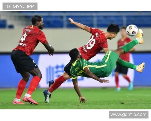 西甲激战巴萨逆转巴黎圣日耳曼红牌事件引发全场热议与数据分析